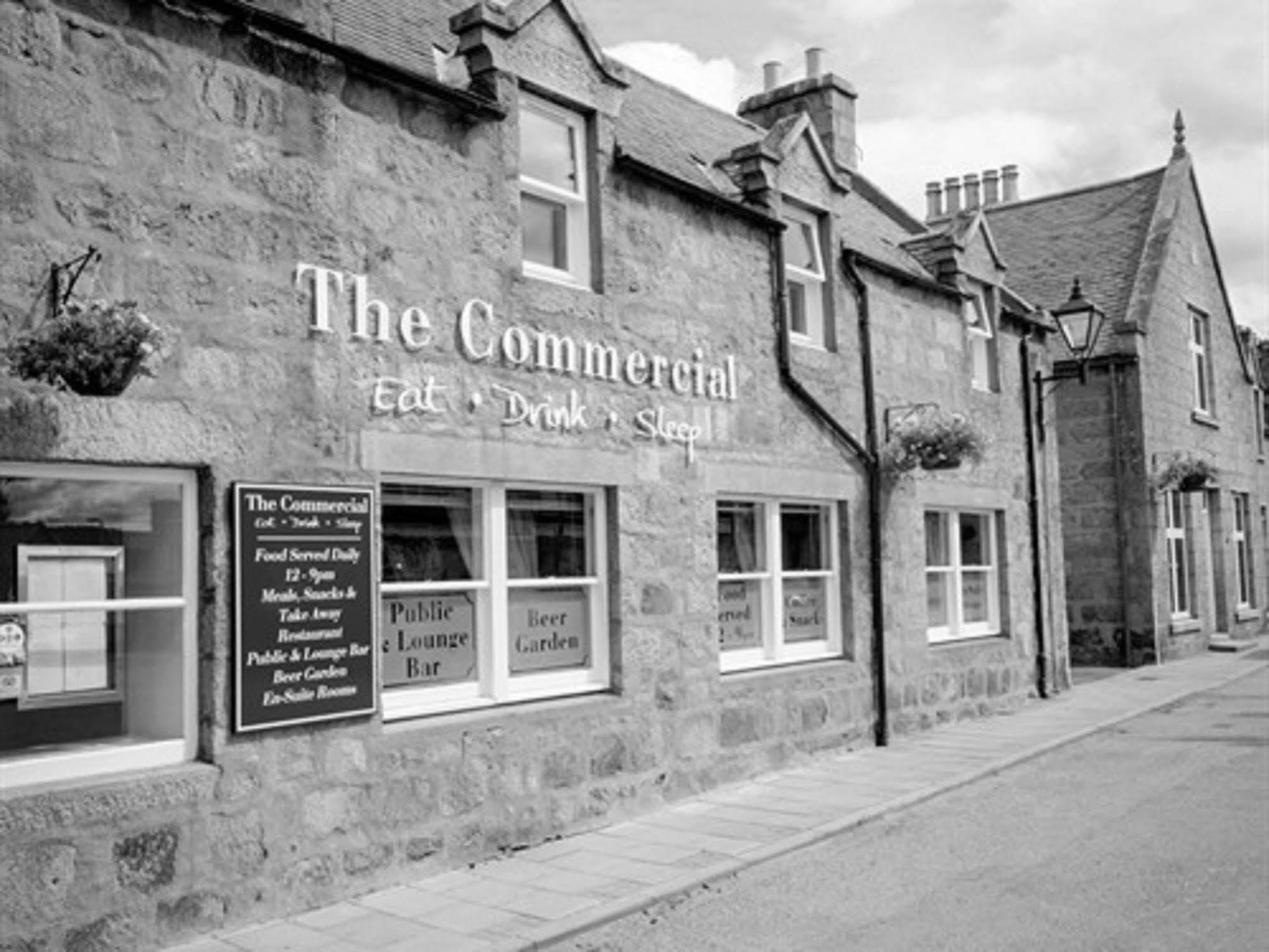 The Commercial Hotel Tarland Eksteriør bilde